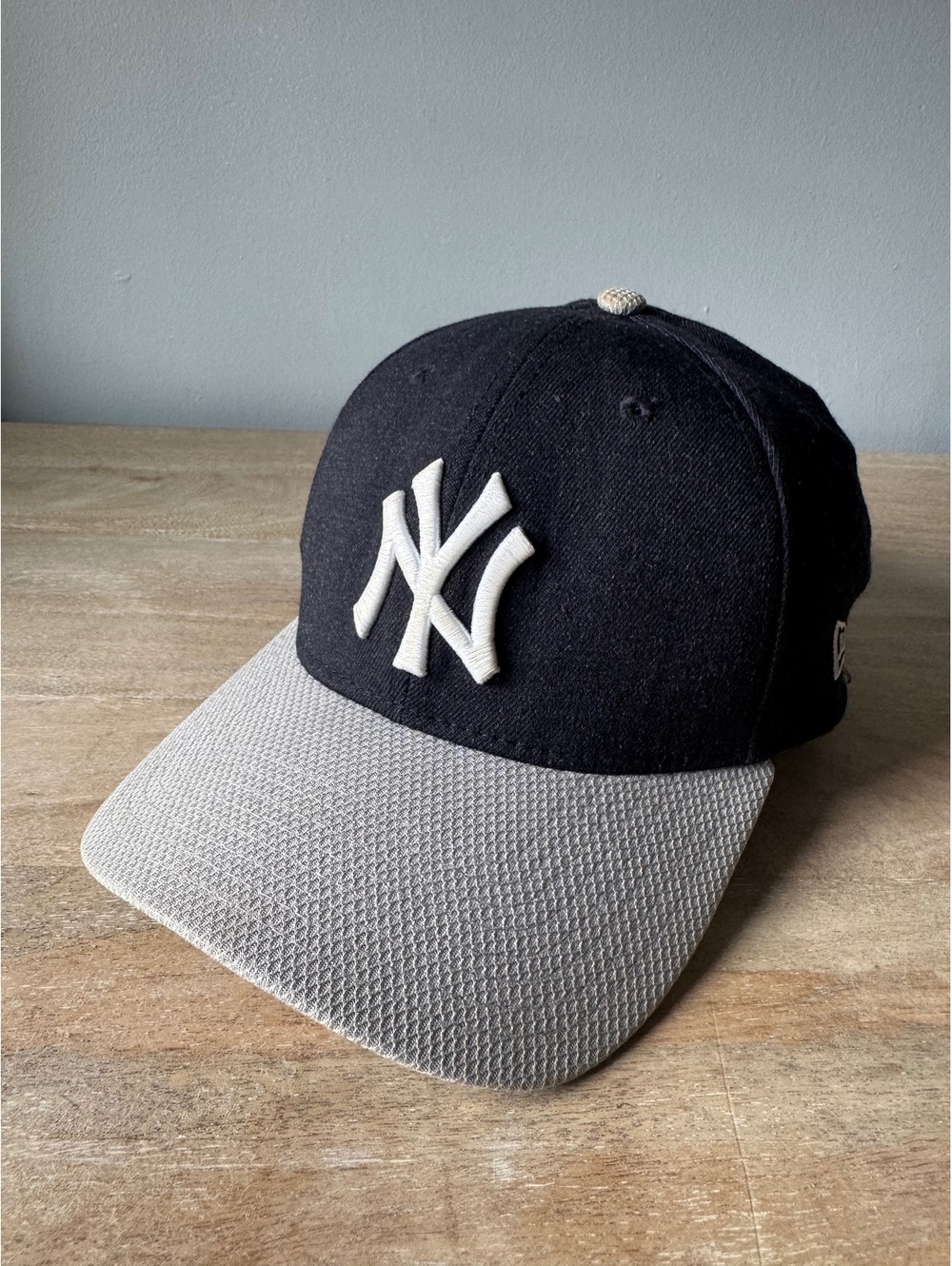 New Era New York Yankees 39THIRTY Stretch Fit Baseball Cap Hat Medium-Large